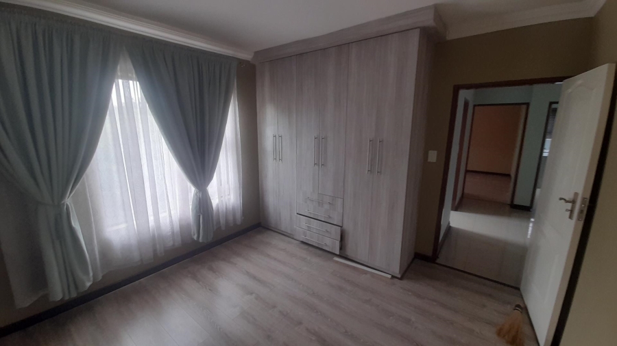 4 Bedroom Property for Sale in Birdwood Estate North West